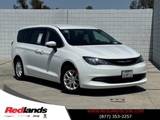Certified 2019 Chrysler Pacifica Touring image 1