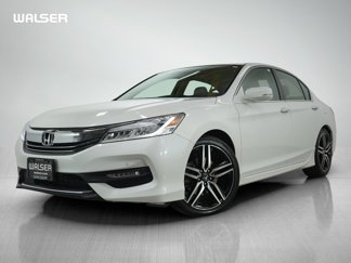 Used 2017 Honda Accord Touring image 1