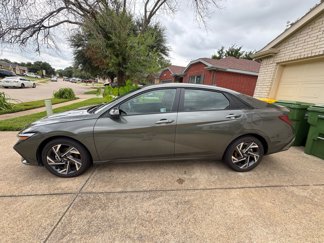 Used 2025 Hyundai Elantra Sport image 1