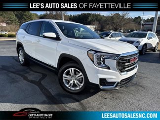 Used 2024 GMC Terrain SLE image 1