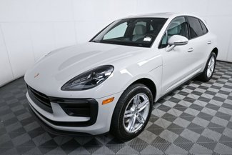 Certified 2022 Porsche Macan image 1