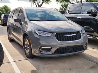 Certified 2022 Chrysler Pacifica Touring-L image 1