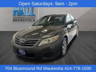 Used 2011 Toyota Camry LE image 1