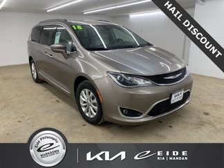 Used 2018 Chrysler Pacifica Touring-L image 1