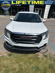 Used 2022 GMC Terrain SLE w/ Driver Convenience Package image 1