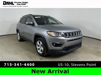Used 2018 Jeep Compass Latitude image 1