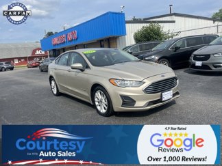 Used 2019 Ford Fusion SE image 1