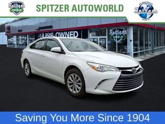 Used 2015 Toyota Camry LE image 1