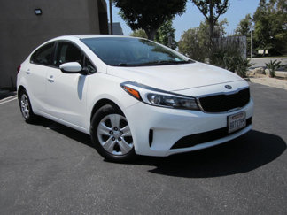 Used 2017 Kia Forte LX image 1
