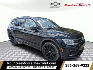 Used 2021 Volkswagen Tiguan SE R-Line image 1