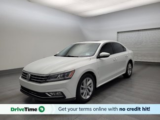 Used 2018 Volkswagen Passat 2.0T SE image 1