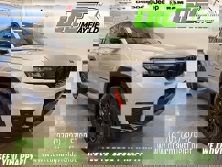 Used 2024 Jeep Grand Cherokee L Laredo image 1