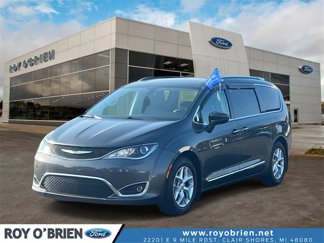 Used 2018 Chrysler Pacifica Touring-L Plus w/ Tire & Wheel Group image 1