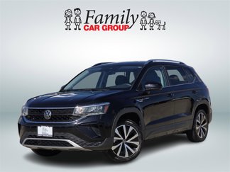 Used 2024 Volkswagen Taos SE image 1