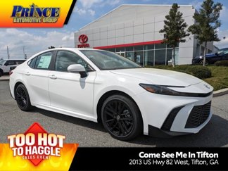 New 2025 Toyota Camry SE image 1