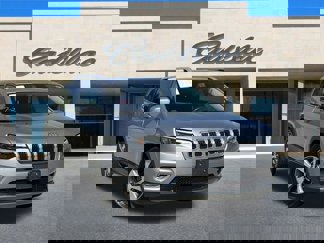 Used 2019 Jeep Cherokee Limited image 1