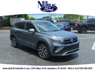 Used 2022 Volkswagen Taos SE image 1
