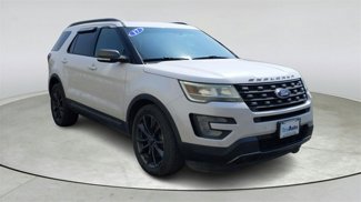 Used 2017 Ford Explorer XLT w/ Equipment Group 202A image 1