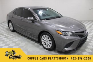 Used 2019 Toyota Camry SE image 1