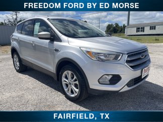 Used 2017 Ford Escape SE w/ SE Cold Weather Package image 1