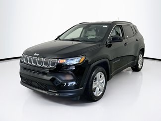 Used 2022 Jeep Compass Latitude image 1
