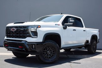 Used 2025 Chevrolet Silverado 2500 ZR2 w/ Technology Package image 1