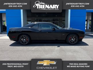 Used 2016 Dodge Challenger R/T image 1