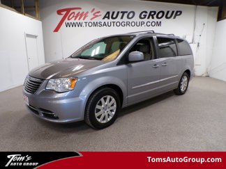 Used 2014 Chrysler Town & Country Touring image 1