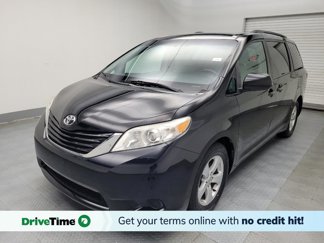 Used 2017 Toyota Sienna LE image 1