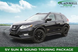 Used 2017 Nissan Rogue SV image 1