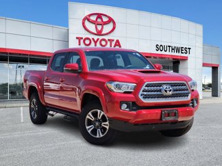 Used 2017 Toyota Tacoma TRD Sport image 1