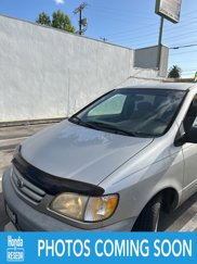Used 2001 Toyota Sienna CE image 1