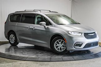 Used 2021 Chrysler Pacifica Touring-L image 1