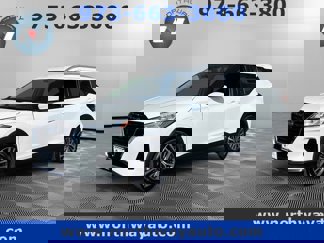 Used 2021 Nissan Kicks SV image 1