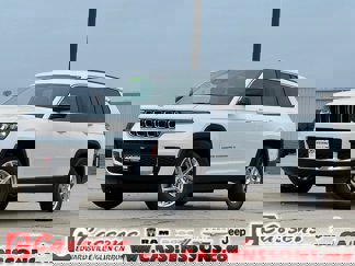 New 2025 Jeep Grand Cherokee L Laredo image 1