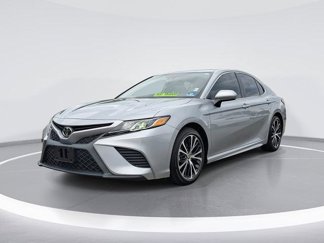 Certified 2020 Toyota Camry SE image 1