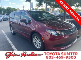 Used 2022 Chrysler Voyager LX image 1
