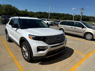 Used 2021 Ford Explorer Limited image 1