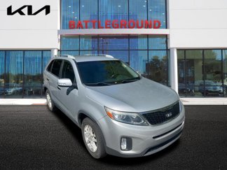 Used 2015 Kia Sorento LX image 1