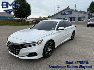 Used 2021 Honda Accord Touring image 1