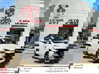 Used 2023 Nissan Versa SV image 1