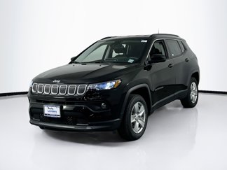 Used 2022 Jeep Compass Latitude image 1