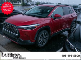 Used 2022 Toyota Corolla Cross XLE image 1