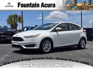 Used 2015 Ford Focus SE image 1