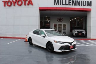 Used 2020 Toyota Camry LE image 1
