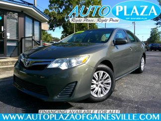 Used 2014 Toyota Camry LE image 1