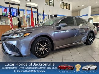 Used 2024 Toyota Camry SE image 1