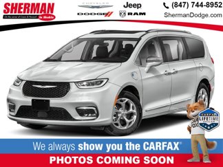 Used 2022 Chrysler Pacifica Touring-L image 1