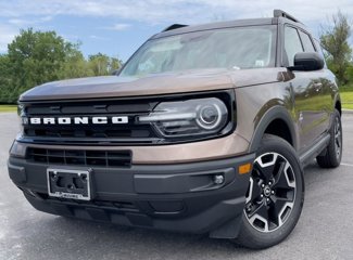 Used 2022 Ford Bronco Sport Outer Banks w/ Tech Package image 1