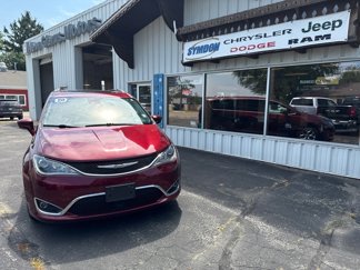 Used 2020 Chrysler Pacifica Touring-L Plus w/ Tire & Wheel Group image 1